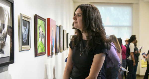 Student in art gallery