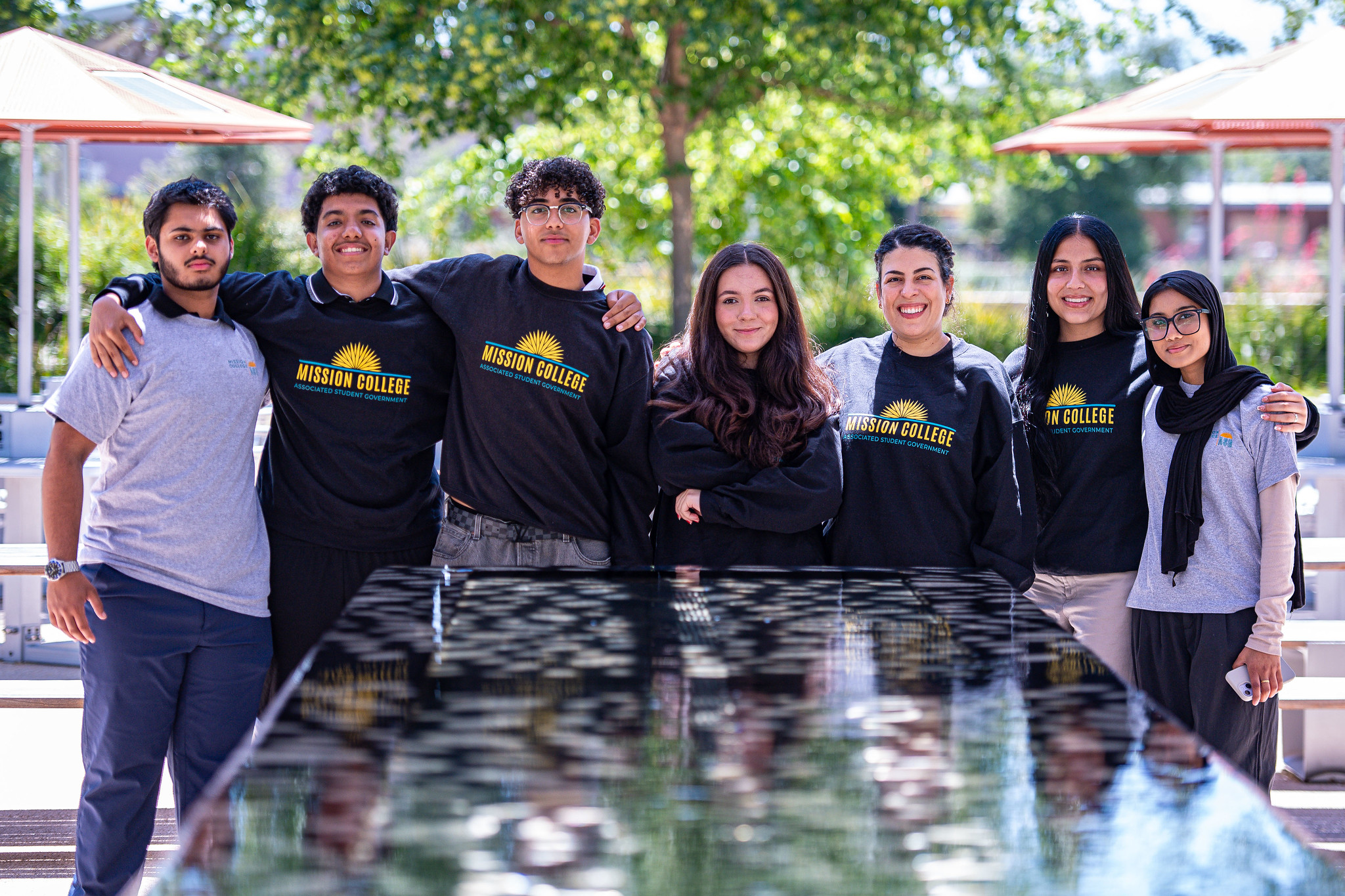 Mission College ASG posing for pictures