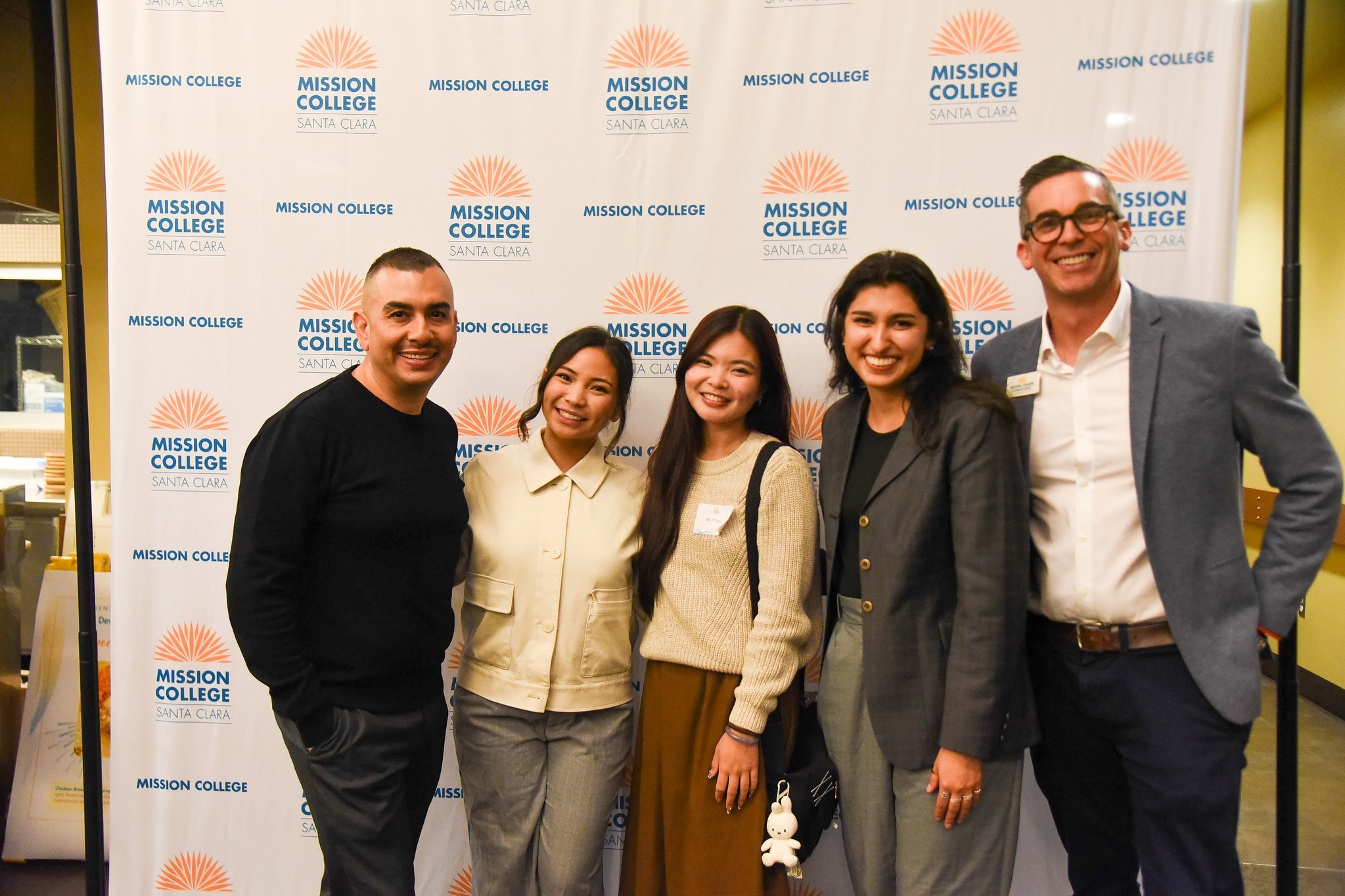 ASG Alumni posing for pictures